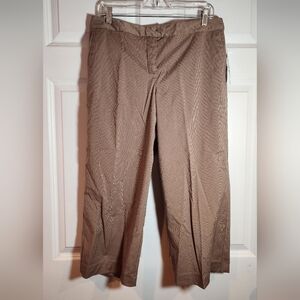 NWT Izod PerformX Stretch Brown And White Striped Crop Golf Pants Size 10